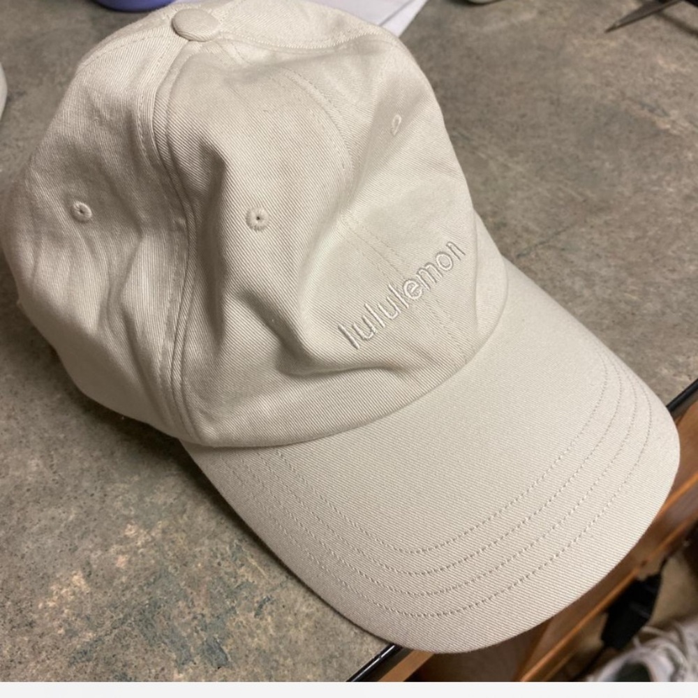 Lululemon bone colored cap